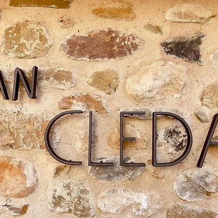 Cleda, Nyaraló